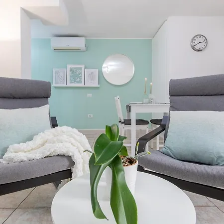 Tiny House In Apartment Cagliari