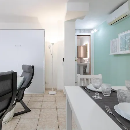 Apartment Tiny House In Cagliari