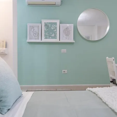 Tiny House In * カリアリ
