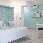 Tiny House In * קליארי