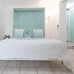 Tiny House In דירה קליארי